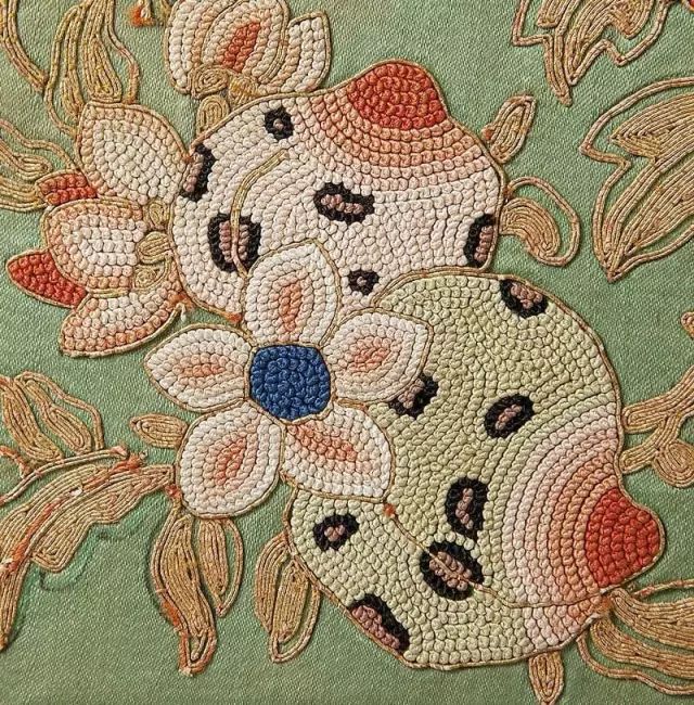 皮革刺繡會(huì)帶來怎么的效果？