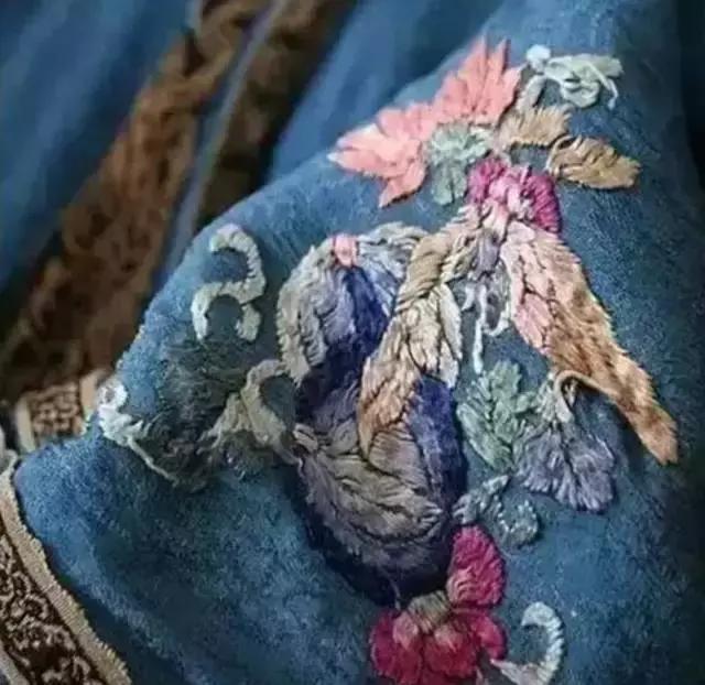 湘繡蘊(yùn)藏著怎樣的美？誰(shuí)才能真正讀懂她的